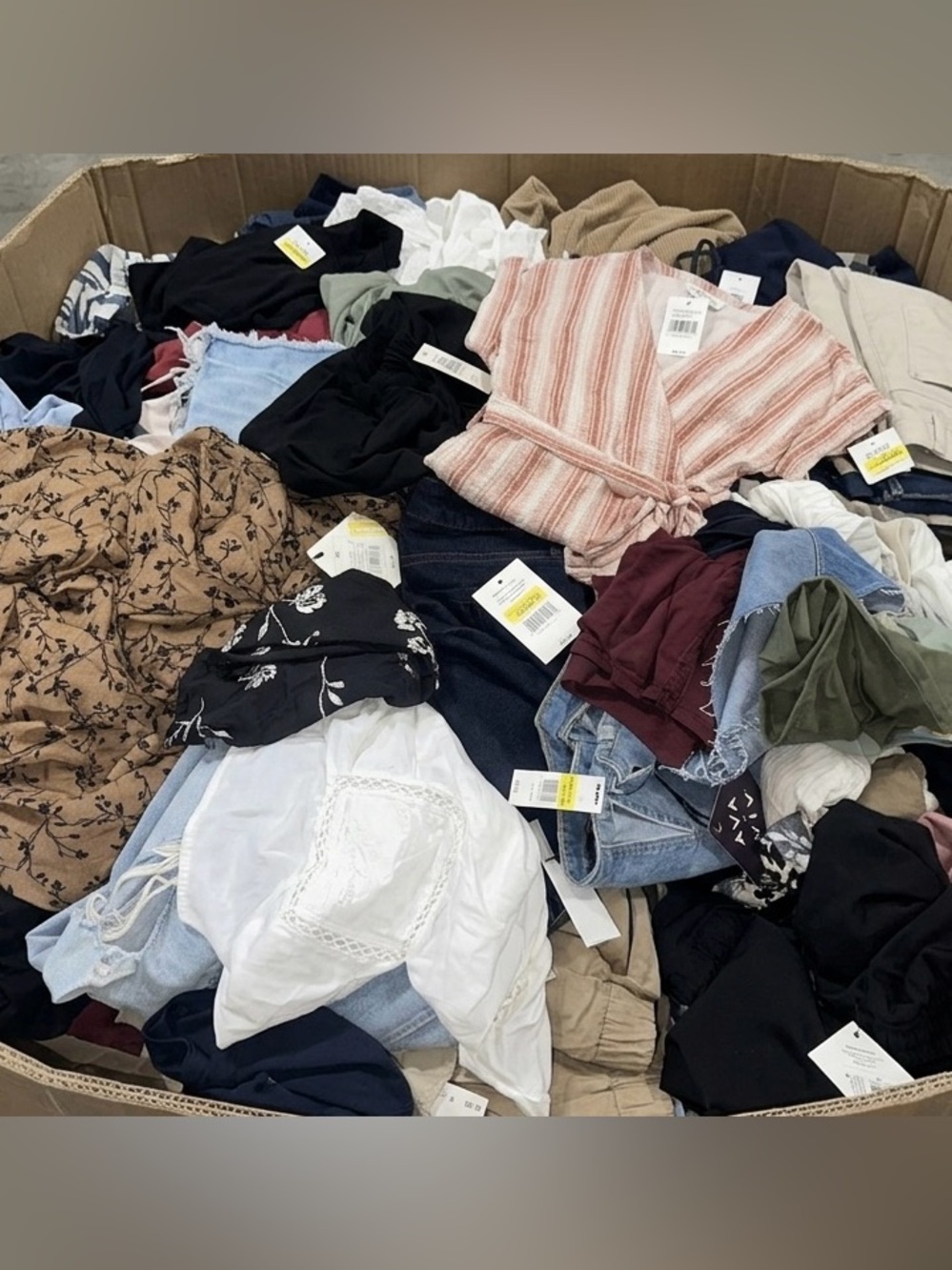 Wholesale Women’s plus sizes NWT clothing from target 🎯